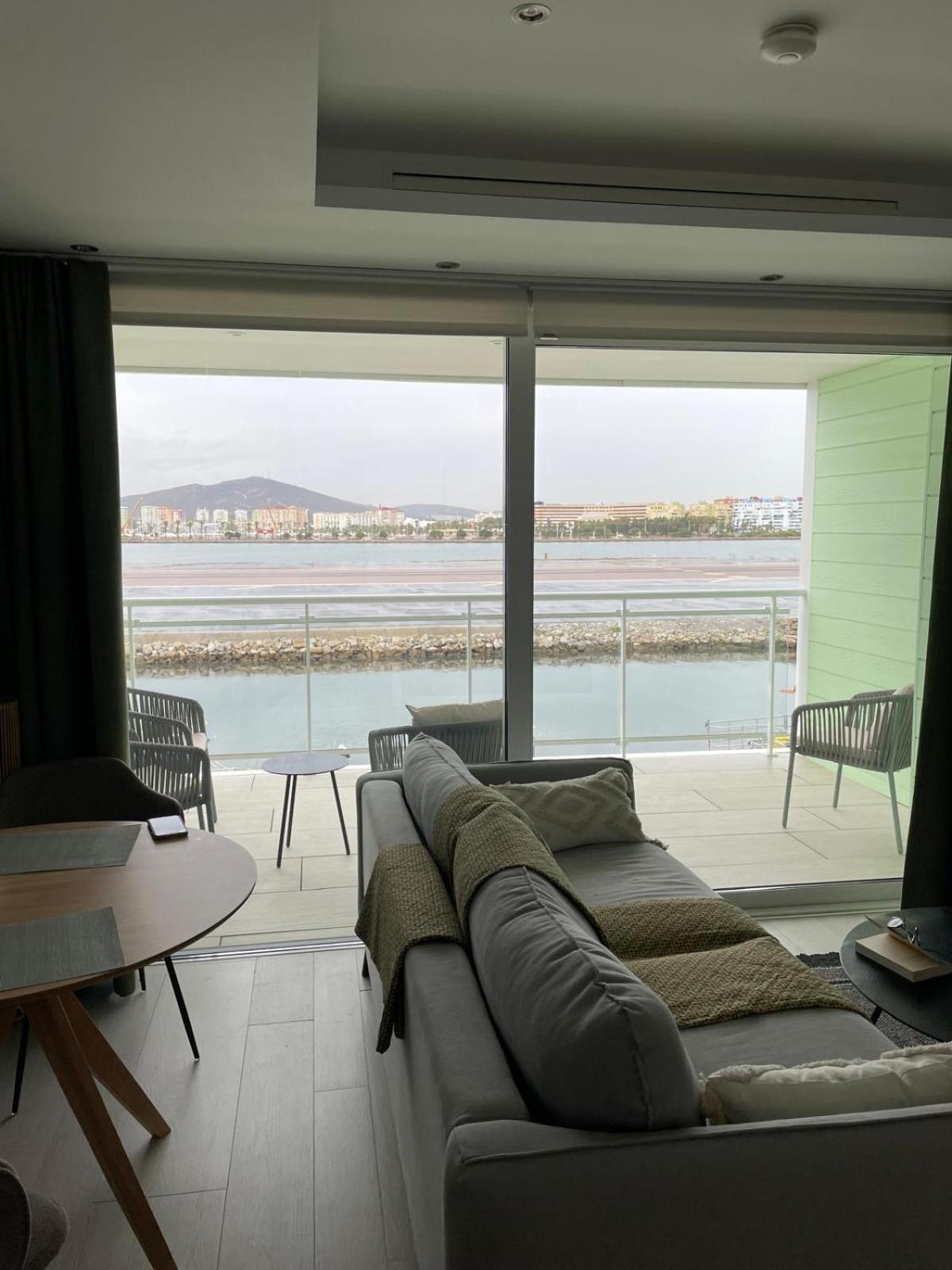 Marina Club Luxury Private Studio With Pool And Incredible Views Гибралтар Экстерьер фото