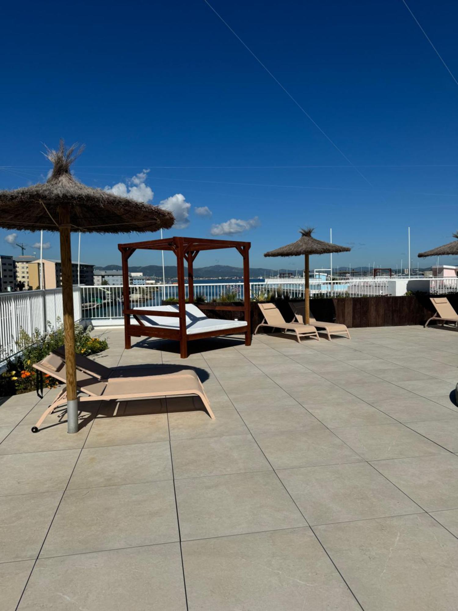 Marina Club Luxury Private Studio With Pool And Incredible Views Гибралтар Экстерьер фото